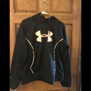 Large under Armour sweatshirt